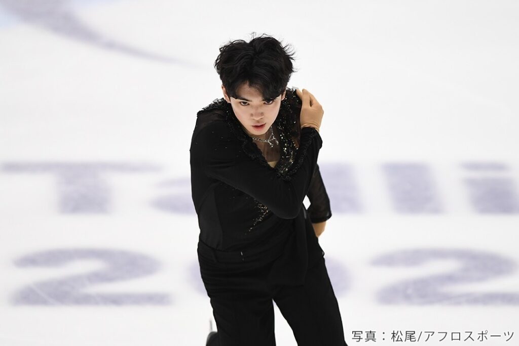 2021-2022シーズンのショートを披露するチャ・ジュンファン