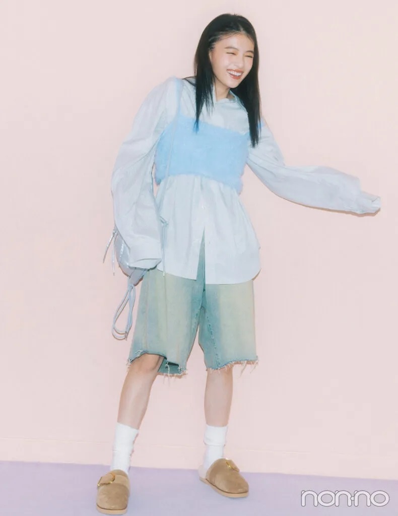 出口夏希の大学生の一週間コーデ、金曜日のデニムスタイル