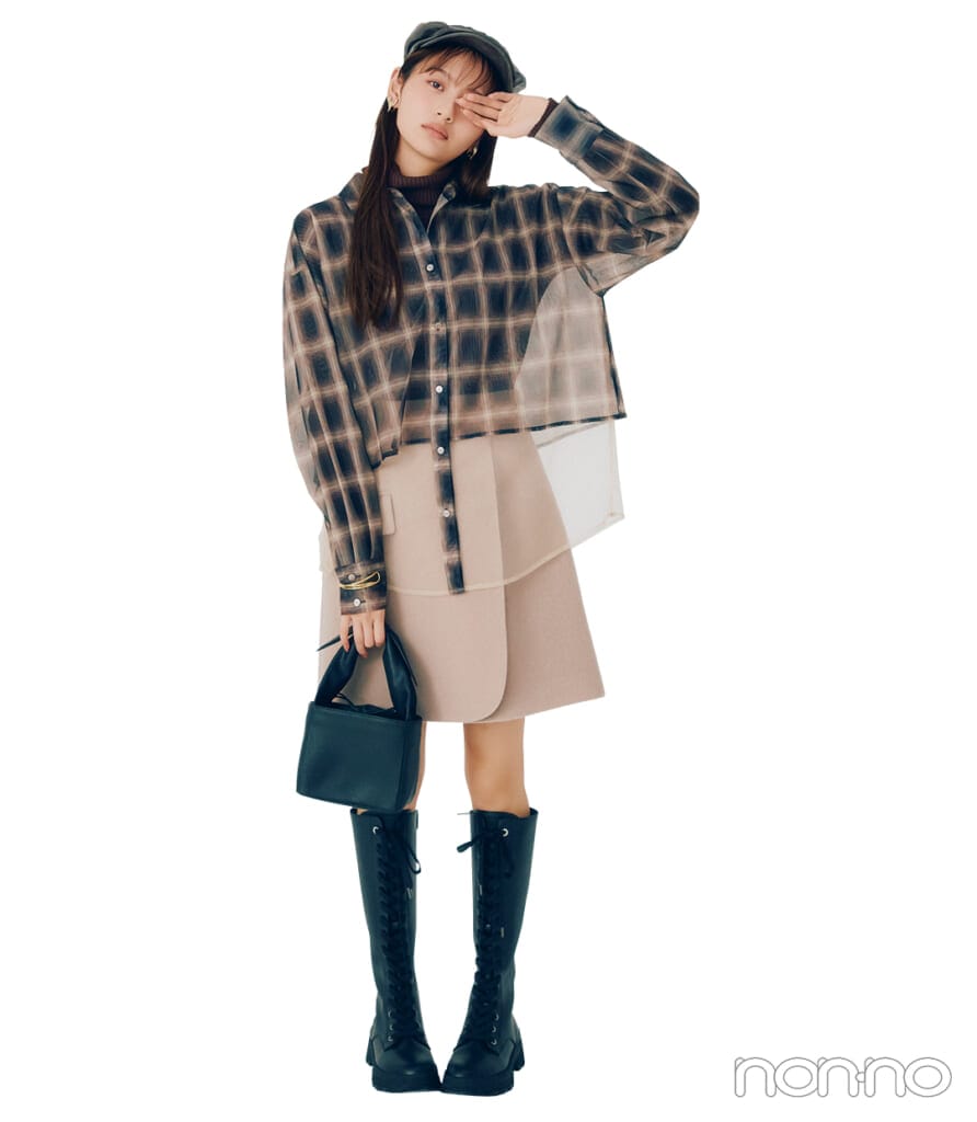 加藤栞がレイ ビームスのブラウンタートルニットを着回し3-1