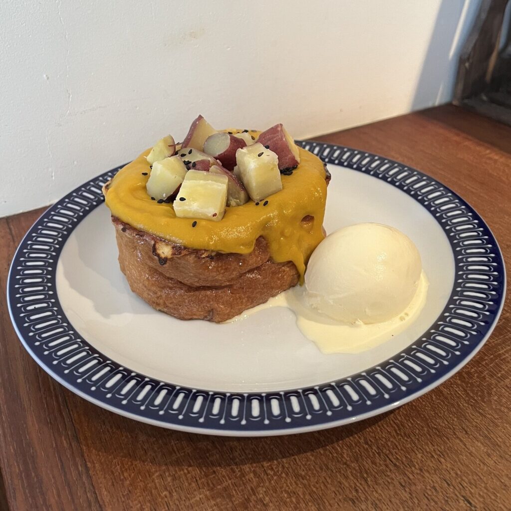 CONTAINER cafe&bar コンテナ 期間限定メニュー カボチャとさつまいものフレンチトースト(バニラアイス添え)