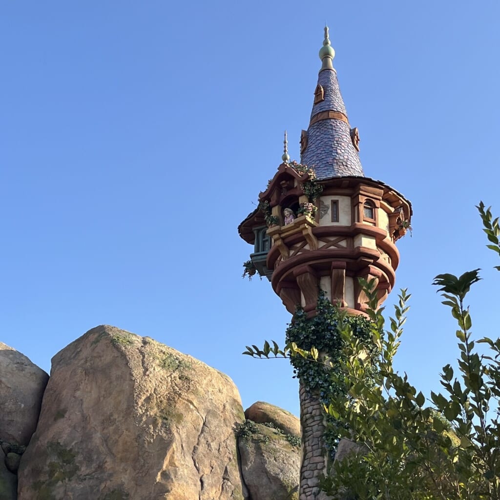 ファンタジースプリングス ラプンツェルのランタンフェスティバル アトラクション 塔