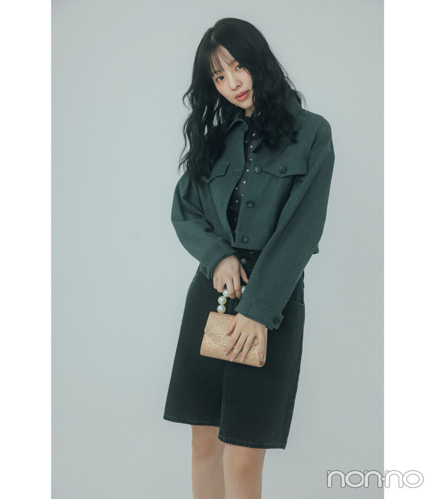 Leviʼs®のバギーダッドジョーツをはいた横田真悠