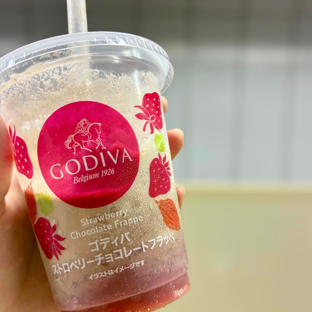 ゴディバ ストロベリーチョコレートフラッペ