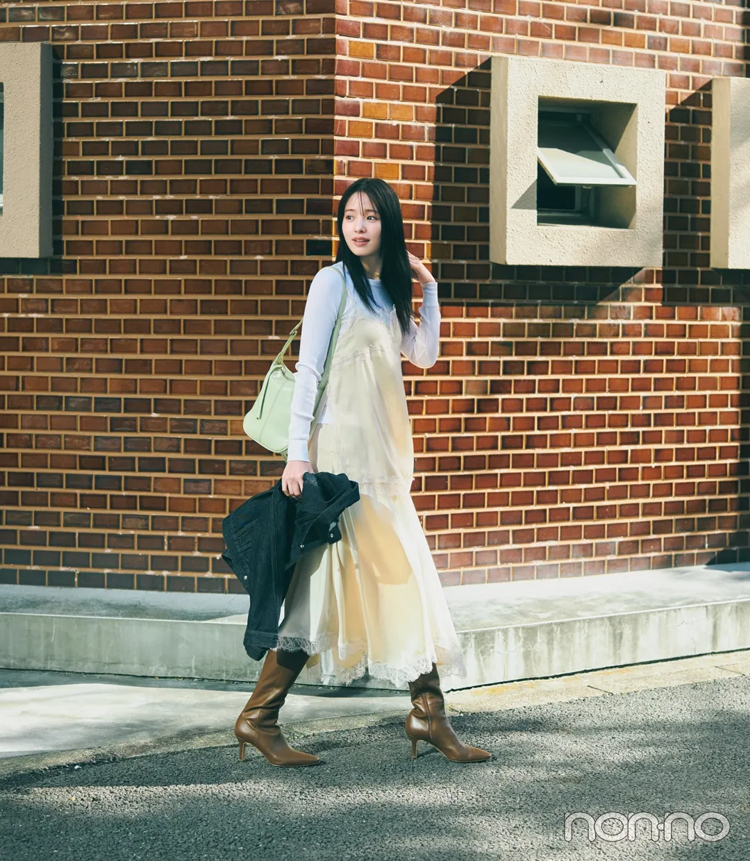 横田真悠の大学生1週間コーデ、水曜日のワンピース風スタイル