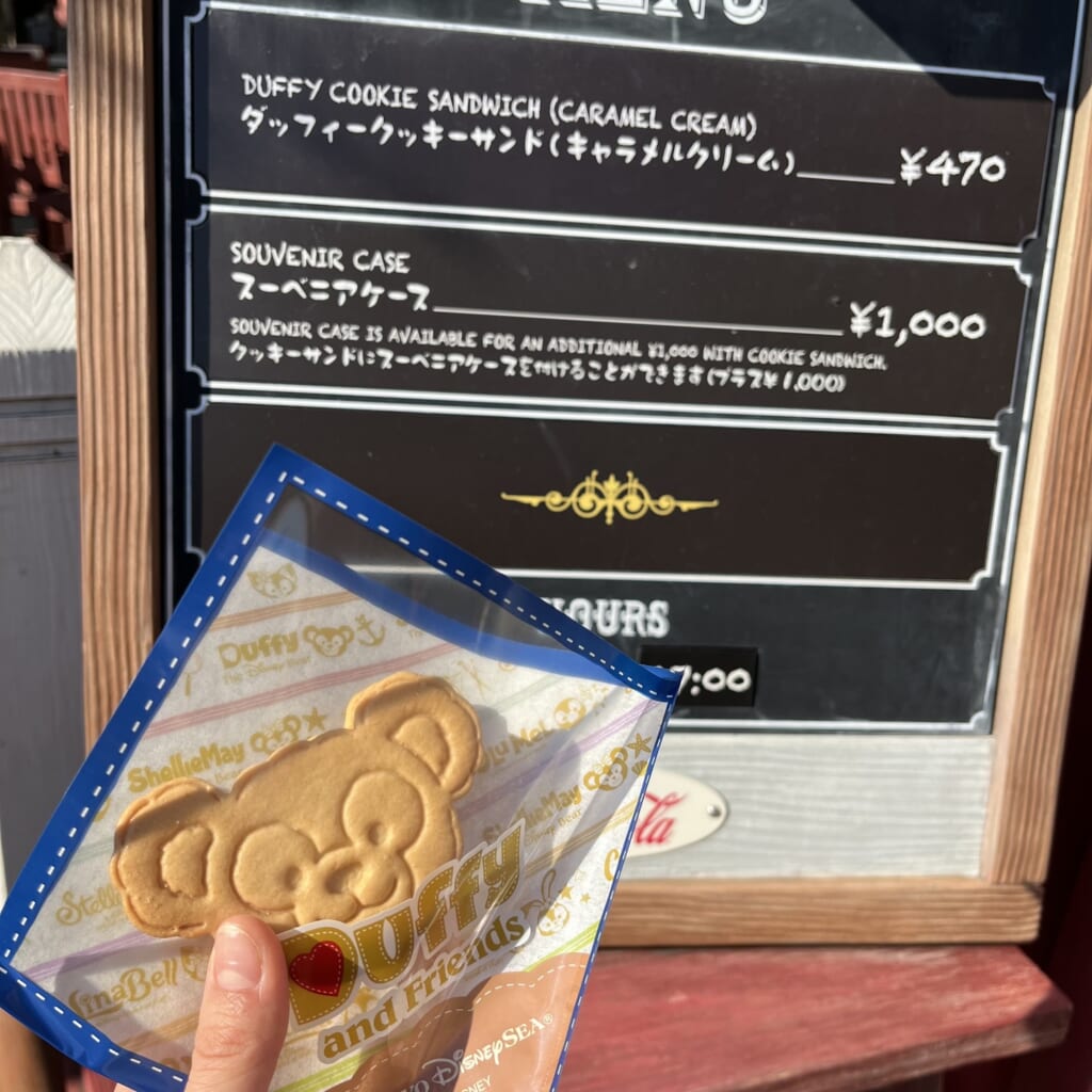 ケープコッド・コンフェクション メニュー ダッフィークッキーサンド（キャラメルクリーム）