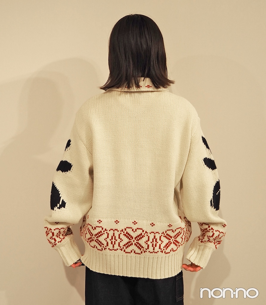 「フルジップニットジャケット by rokh」のアイボリーの後ろ姿