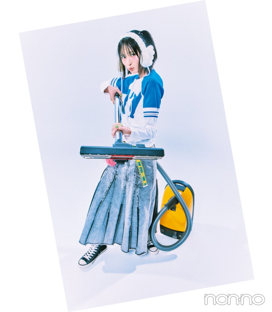 掃除中の遠藤さくら