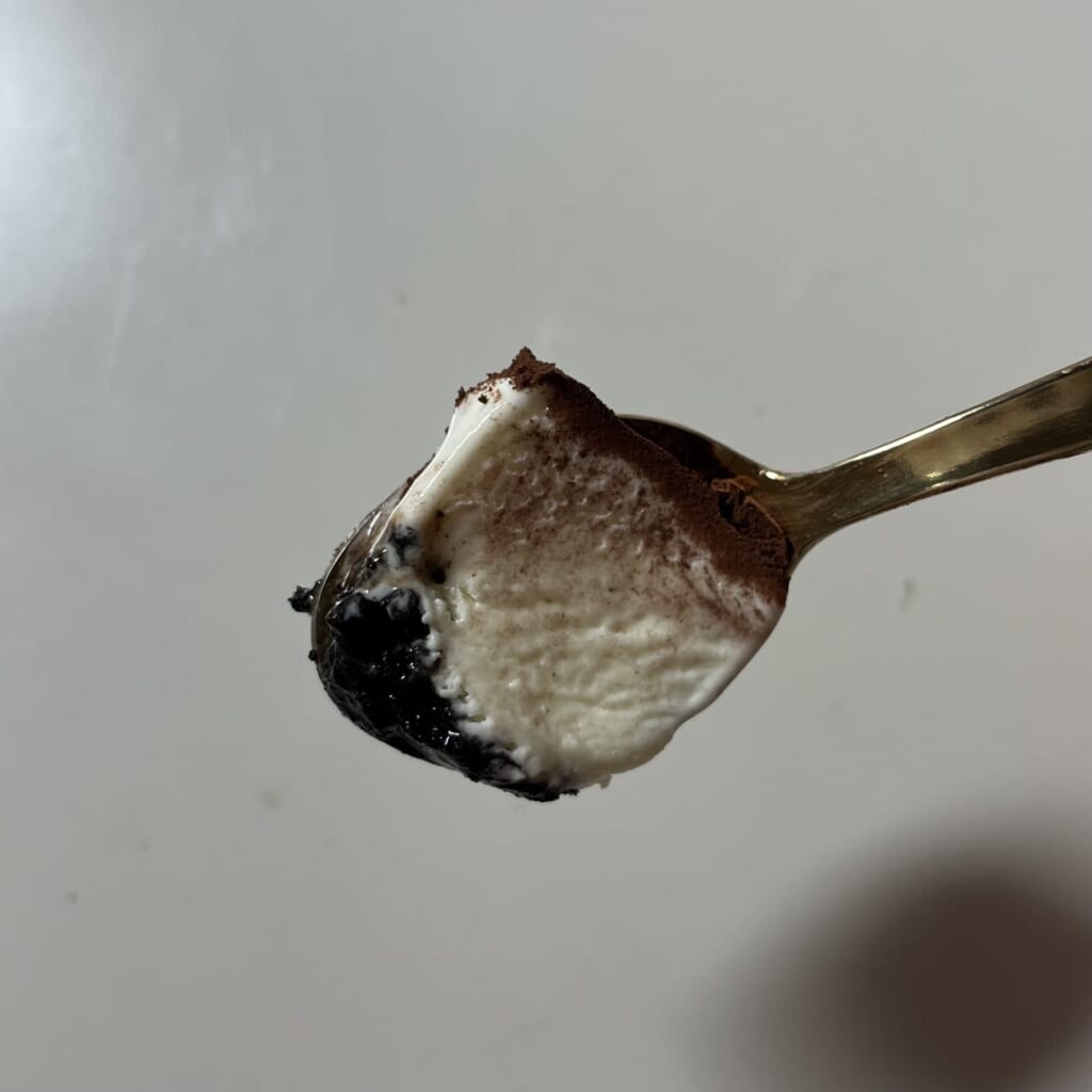 森永製菓 ティラミスアイス 三層構造 スプーン