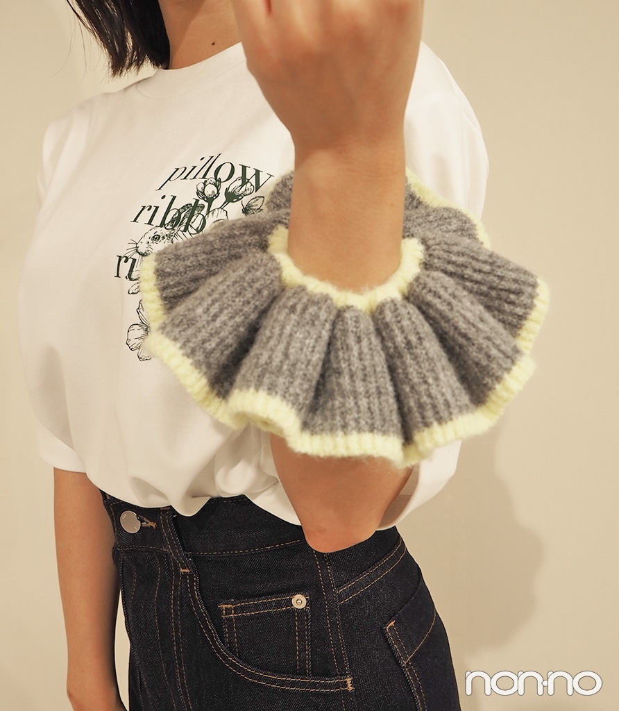 「ニットシュシュ by rokh +X」を腕に付けた時