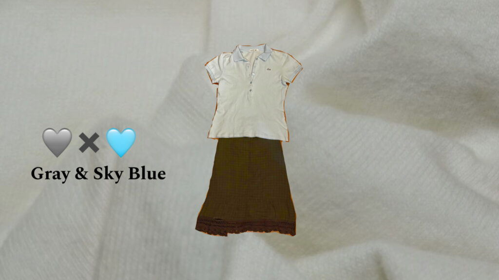 グレーと水色のコーデ