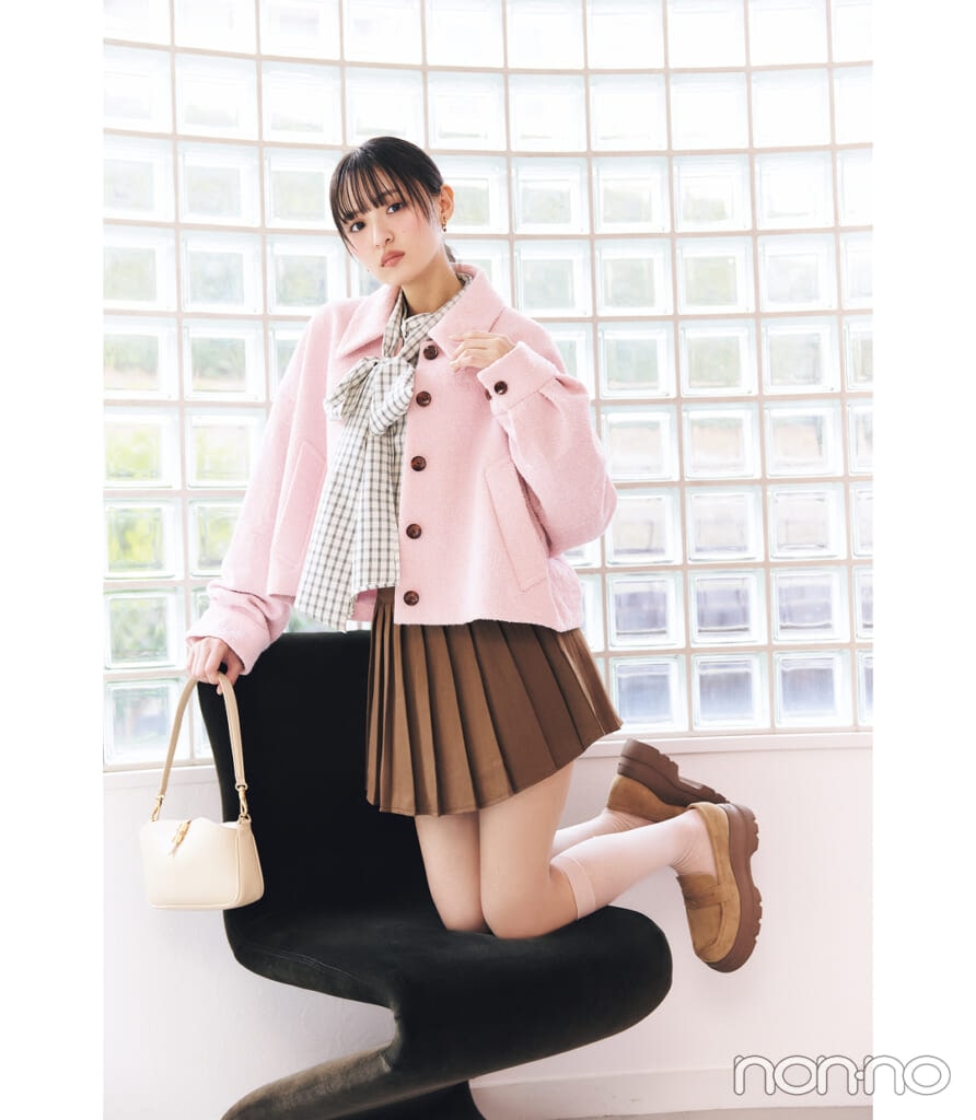 透けソックスと合わせる厚底ローファーをはいた遠藤さくら2-1