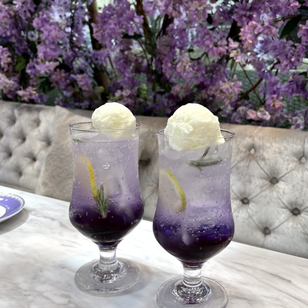 ヴィオレットハニーレモンソーダ 紫のグラデーションドリンク