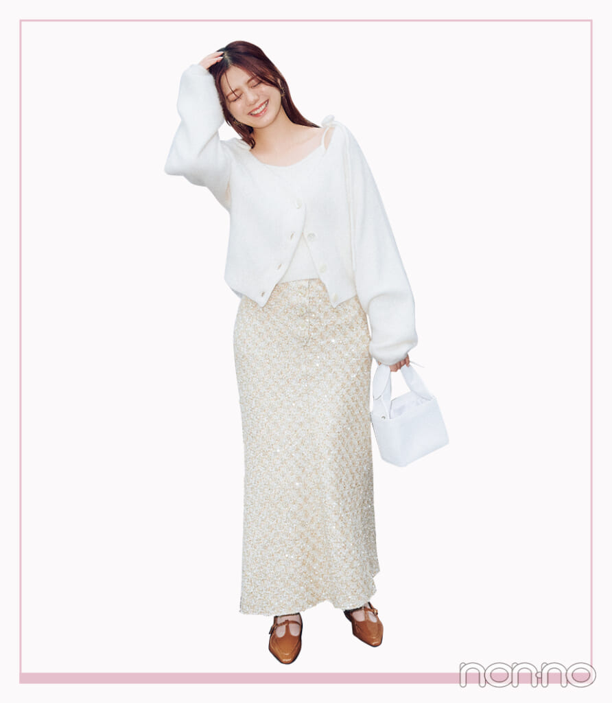 紺野彩夏が着るアンサンブルニット
