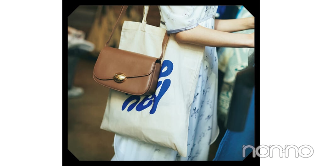 ショッピングの日におすすめのショルダーバッグ