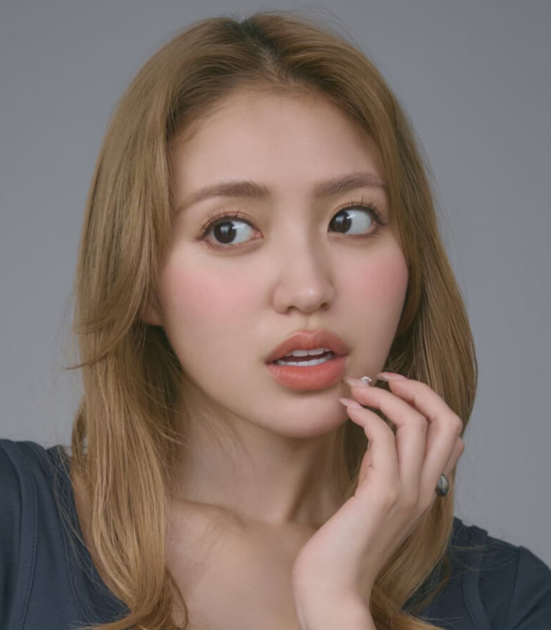 人気前髪スタイル「ふんわりS字ニュアンスバング」