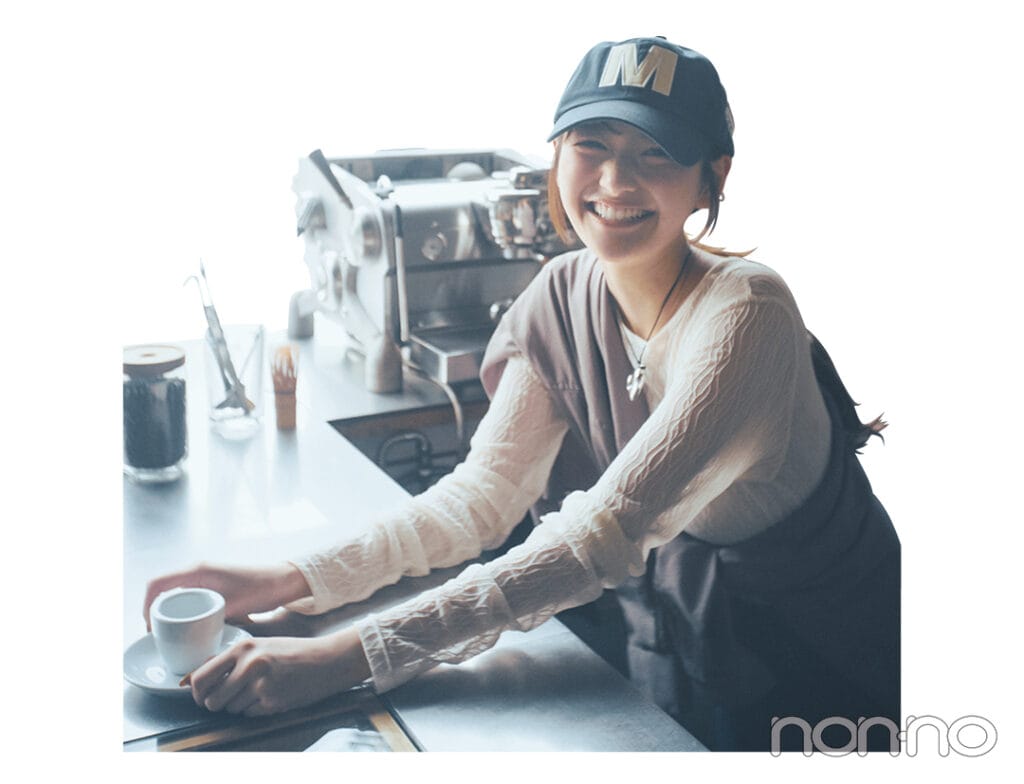 25℃以上の日のシアーレースロンTを着た加藤栞