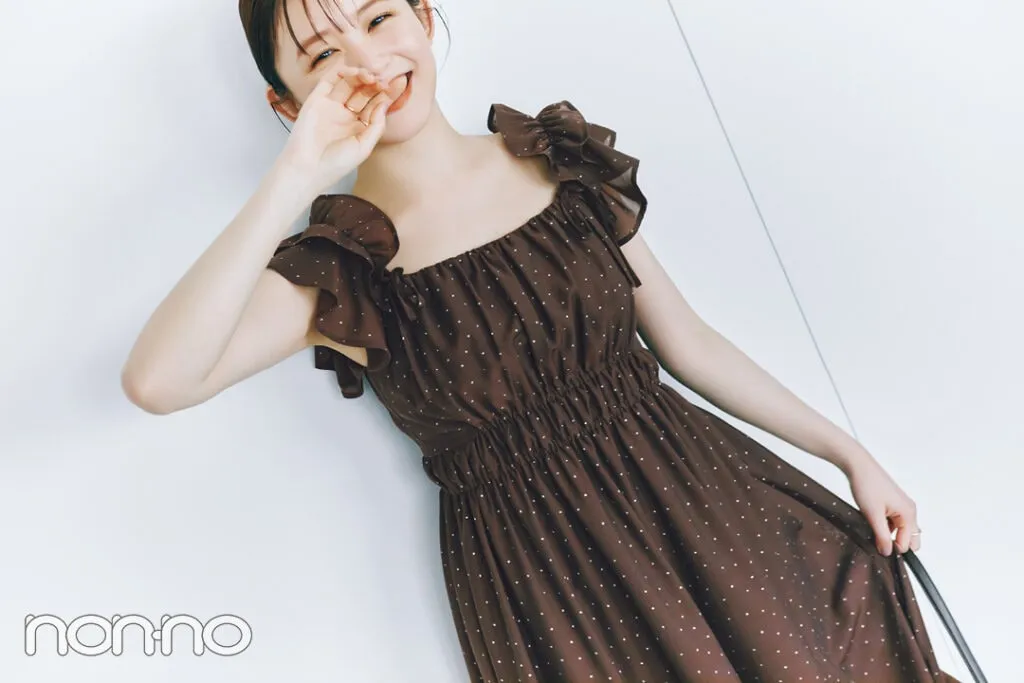 久間田琳加の大学生の一週間コーデ、土曜日のロングワンピーススタイル