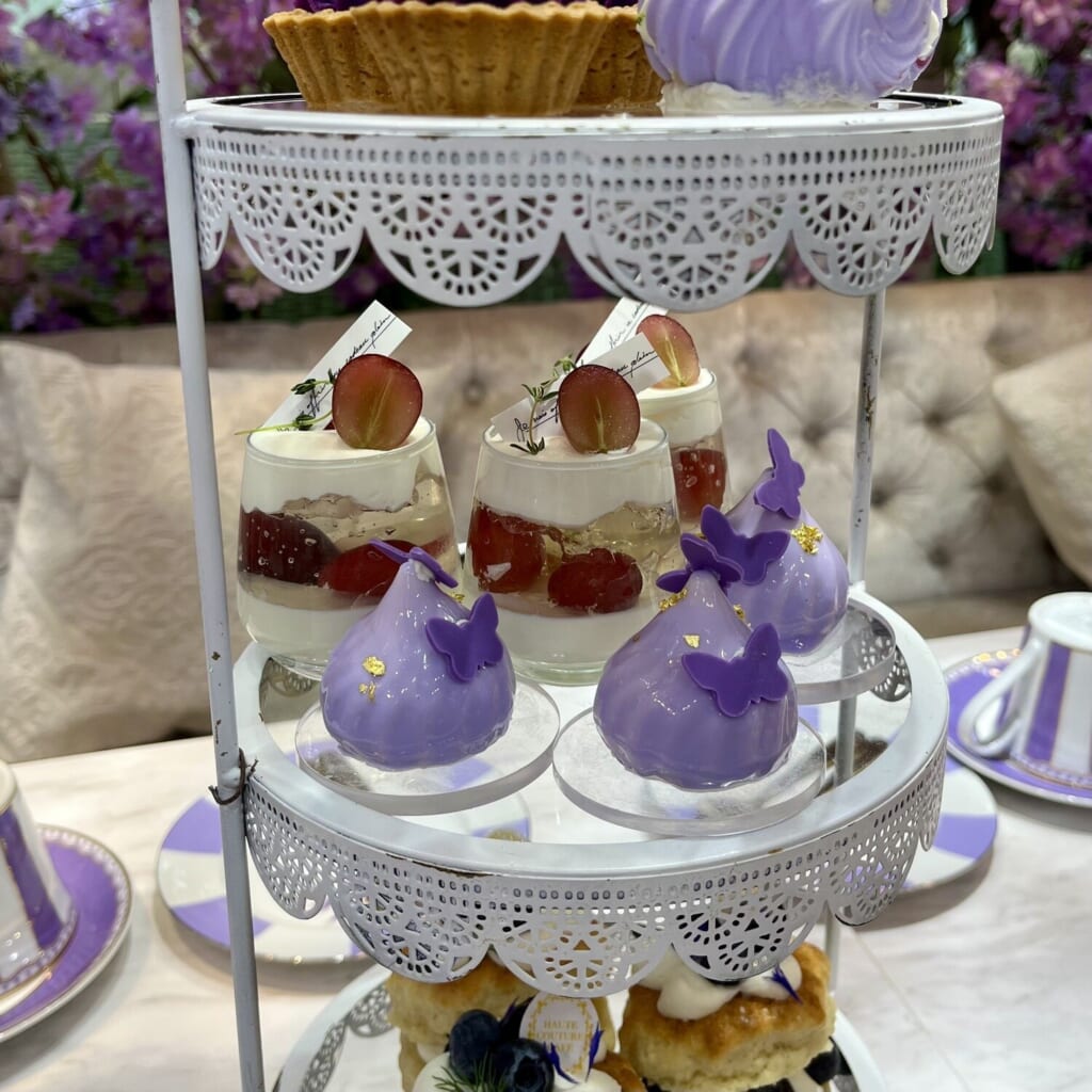 カシスムースと葡萄のパンナコッタ