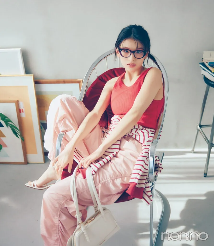 出口夏希の大学生の一週間コーデ、火曜日のタンクトップスタイル