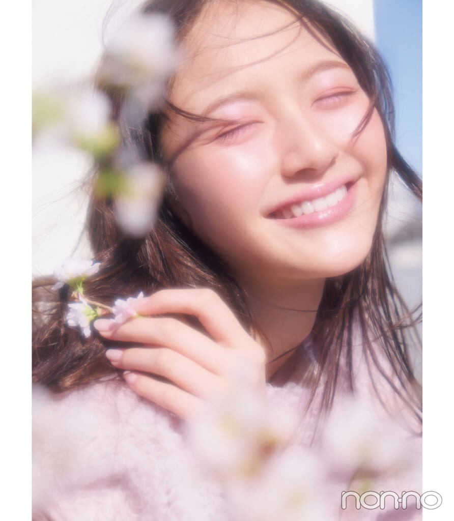 加藤栞の春の香りとリップモデルカット1