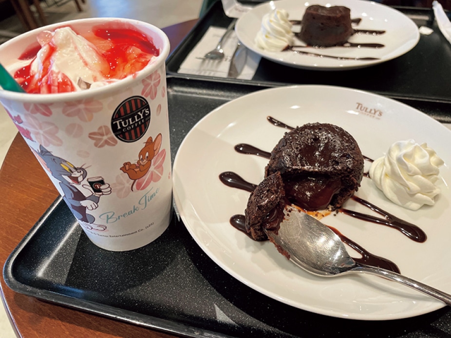 いつも立ち寄るカフェでもちょっと特別な気分に（すずのねさん・大学2年）