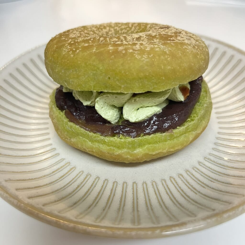 ドら抹茶 つぶあん華ホイップの写真。