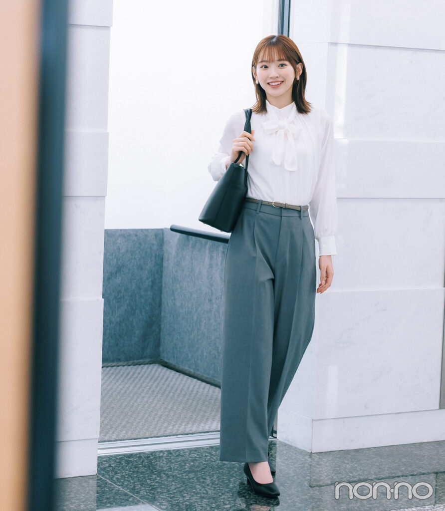 インターンはユニクロのグレースラックスを持っておけば安心