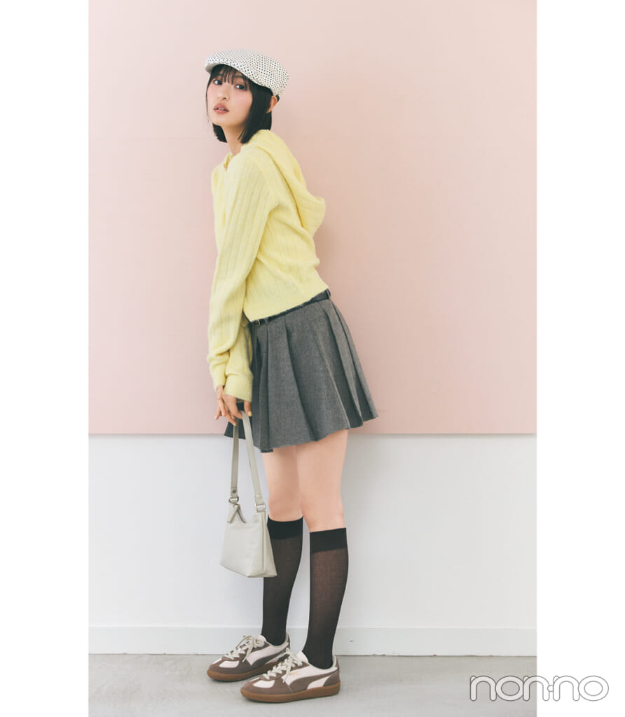 ミルクチョコスニーカーをはいた遠藤さくら