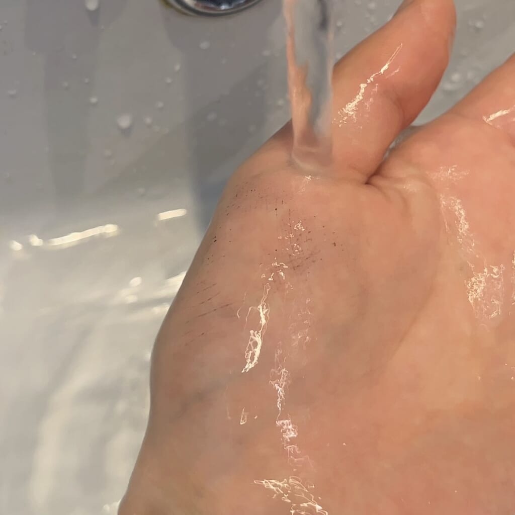 デジャヴュ フォルミングラッシュ お湯でオフしているところ