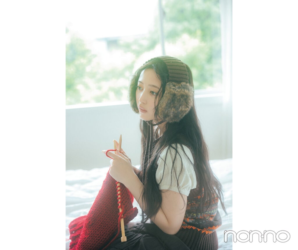 編み物中の乃木坂46井上和2