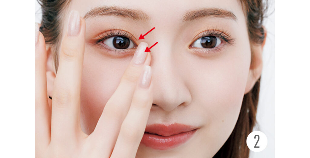 スッと通った鼻筋をつくるメイクプロセス2