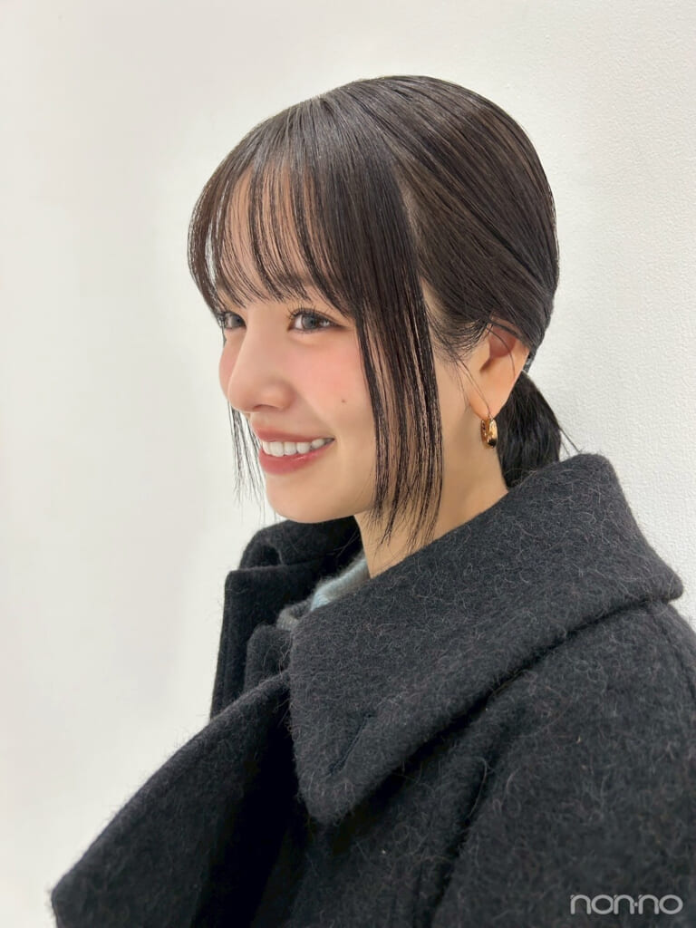 ピアスをつけた横田真悠の横顔のアップ