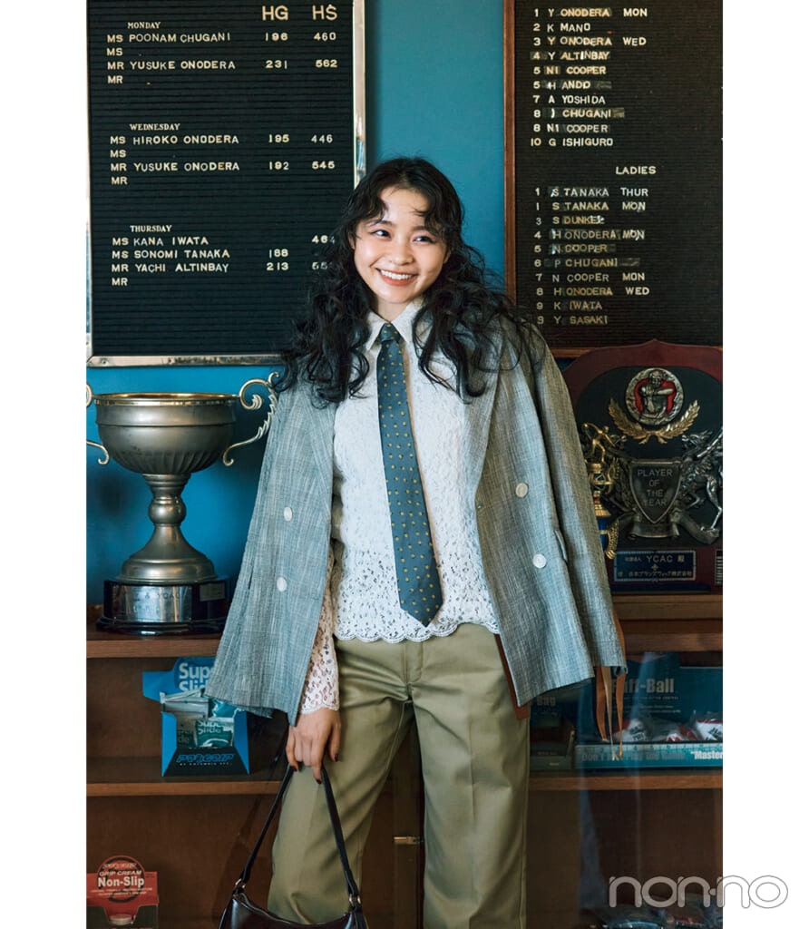 林芽亜里のジャケット＆ネクタイ×レースコーデ