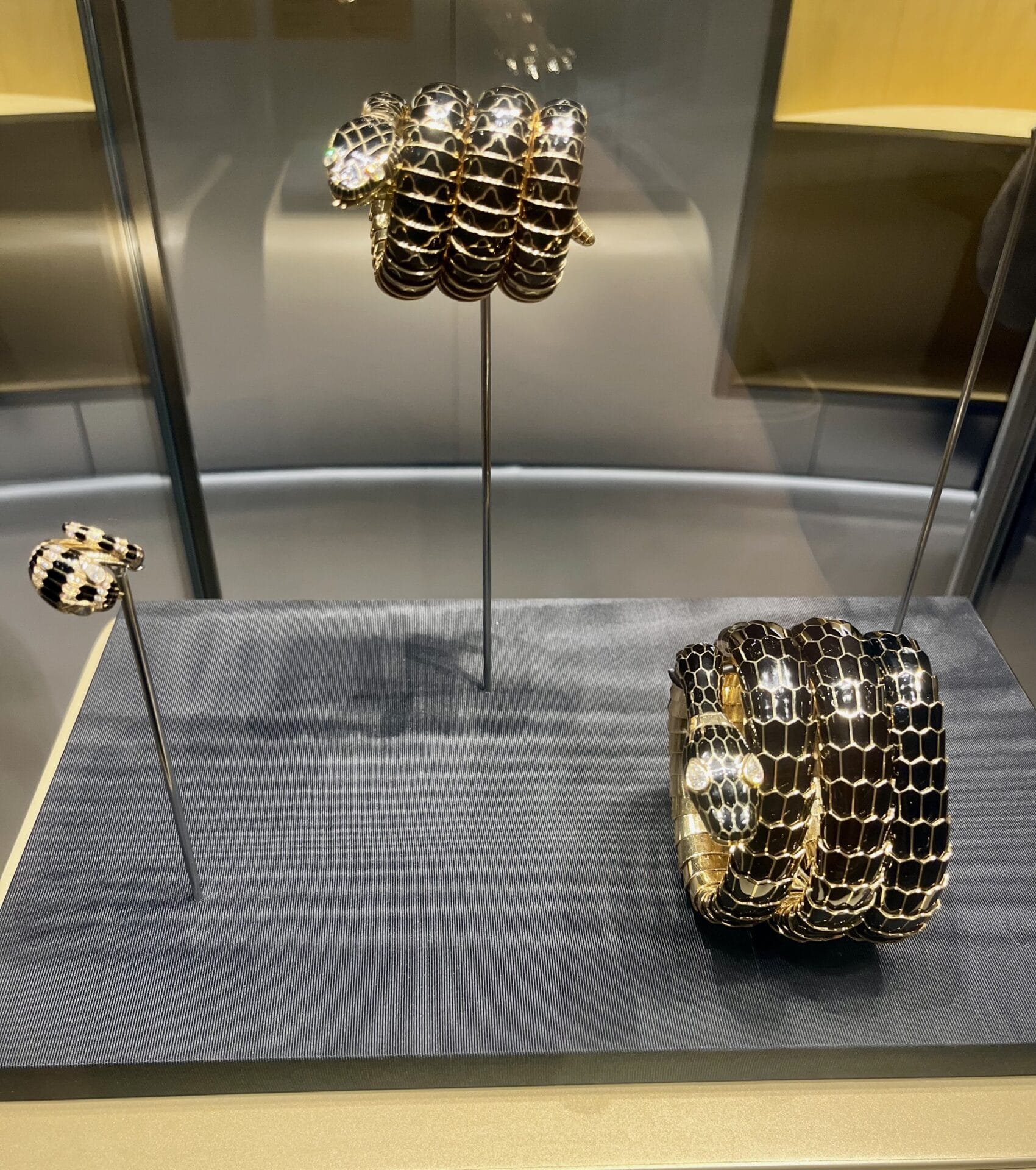 ブルガリ展　ブラックエナメル