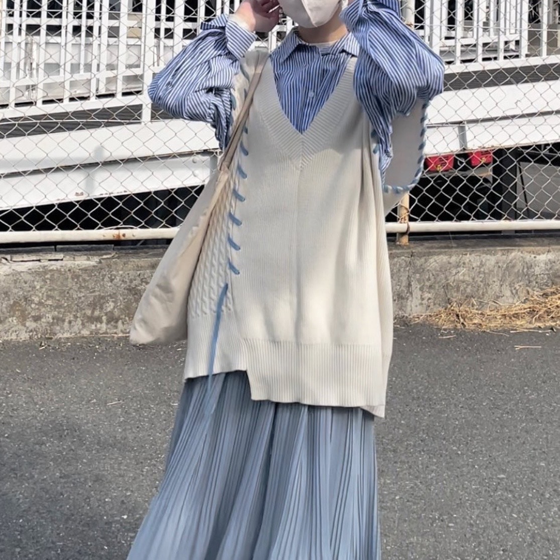 w closetのシャツとべストを使った大学生コーデ