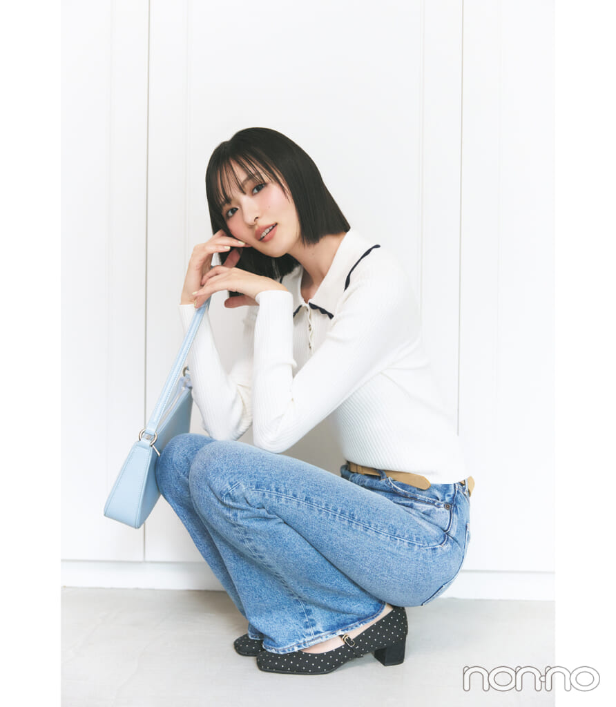 ドットパンプスをはいた遠藤さくら