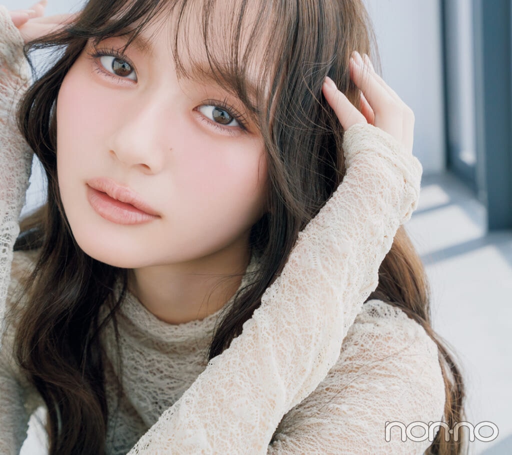 加藤栞のリップ×盛れるメイクモデルカット1-1