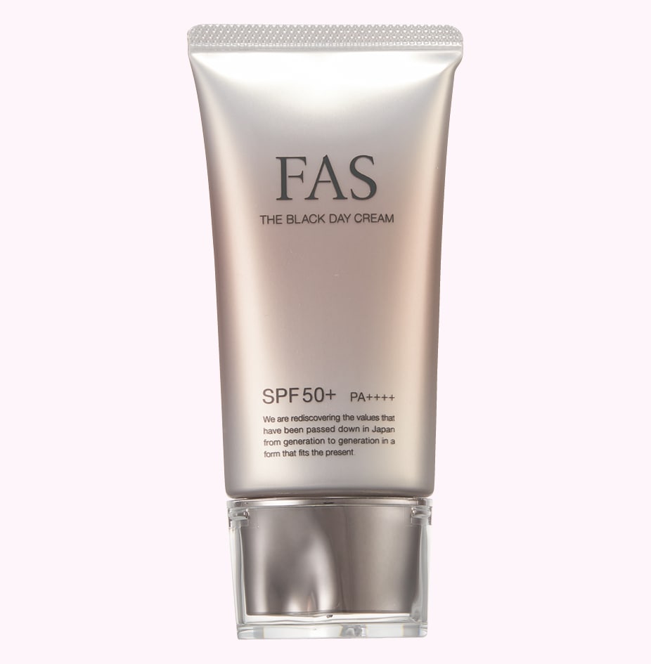 久間田琳加のベストコスメ「FAS ザ ブラック デイ クリーム」