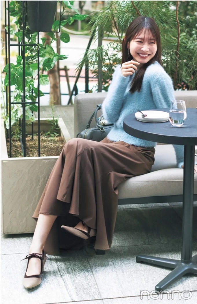 本夏美の大学生の一週間コーデ、土曜日のニットスタイル