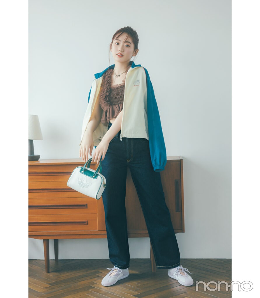 ストレートデニム×チュールキャミ×ブルゾンの夏コーデ