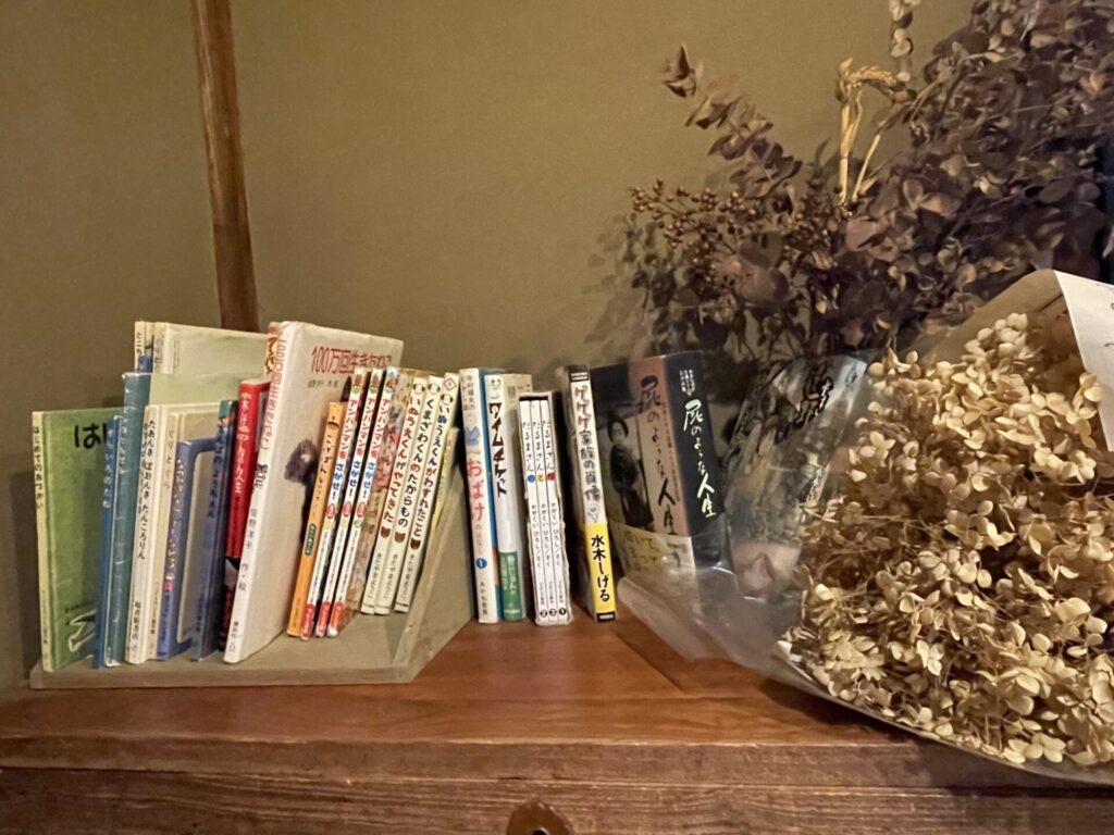 cafe MOKUREN 木蓮の内観