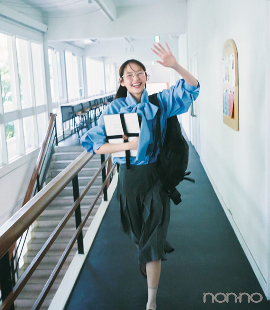 加藤栞の夏→秋着回し23℃ Late Septemberモデルカット4-1