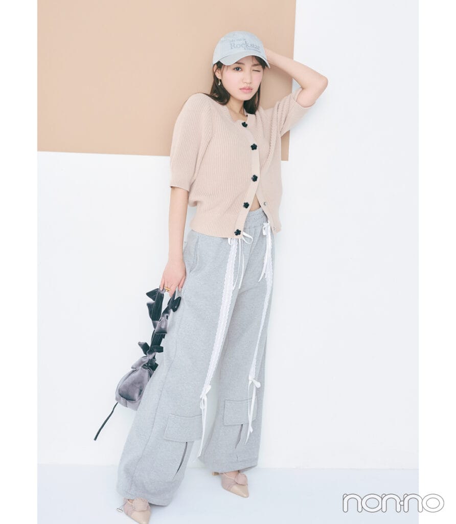 香音の茶髪に似合うベージュコーデ3