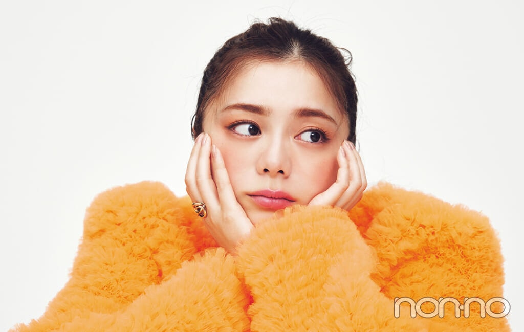 紺野彩夏の秋色メイクモデルカット3-1