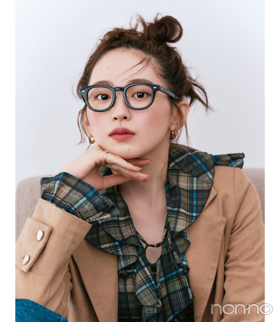 太め黒縁メガネに合うメイク