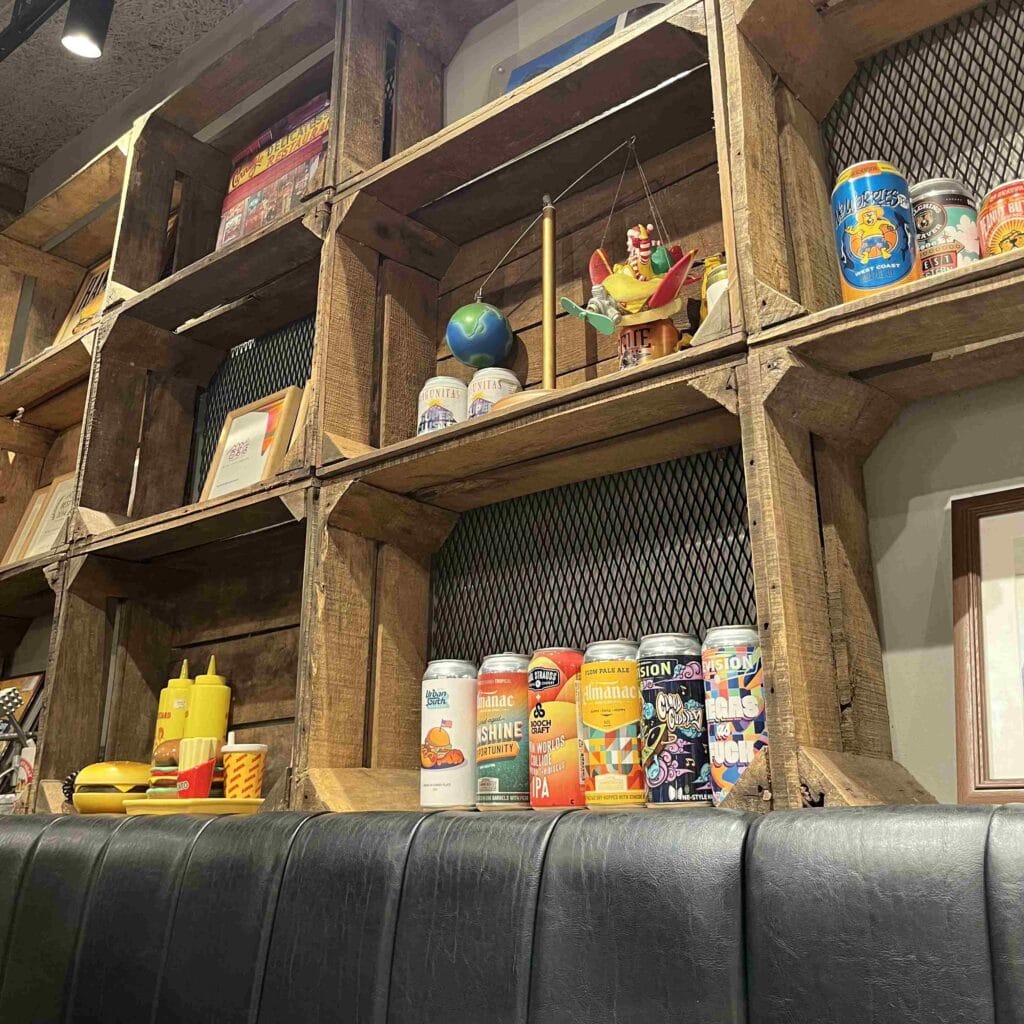 「MUNCH'S BURGER SHACK」　内装