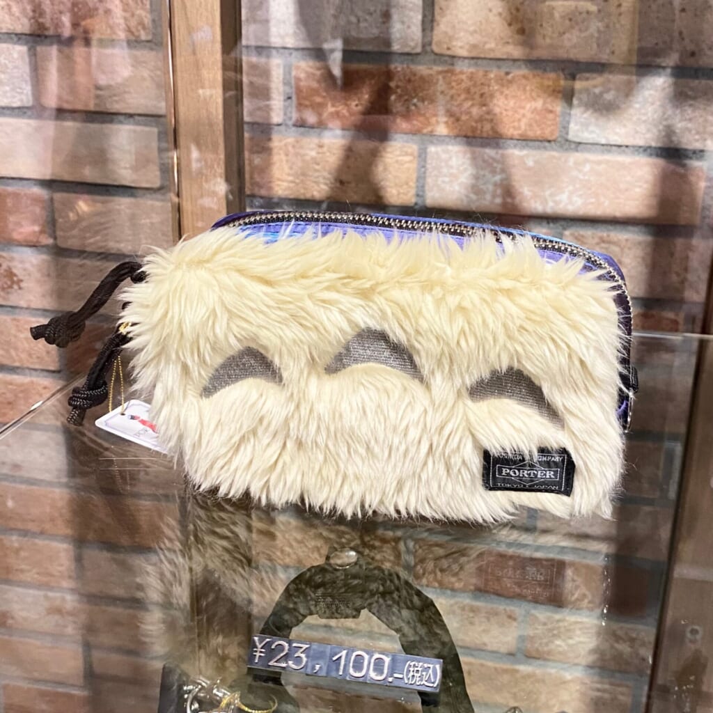 『ジブリパーク』「ジブリの大倉庫」冒険飛行団で買えるおすすめお土産:『となりのトトロ』ポーター(PORTER)コラボポーチ