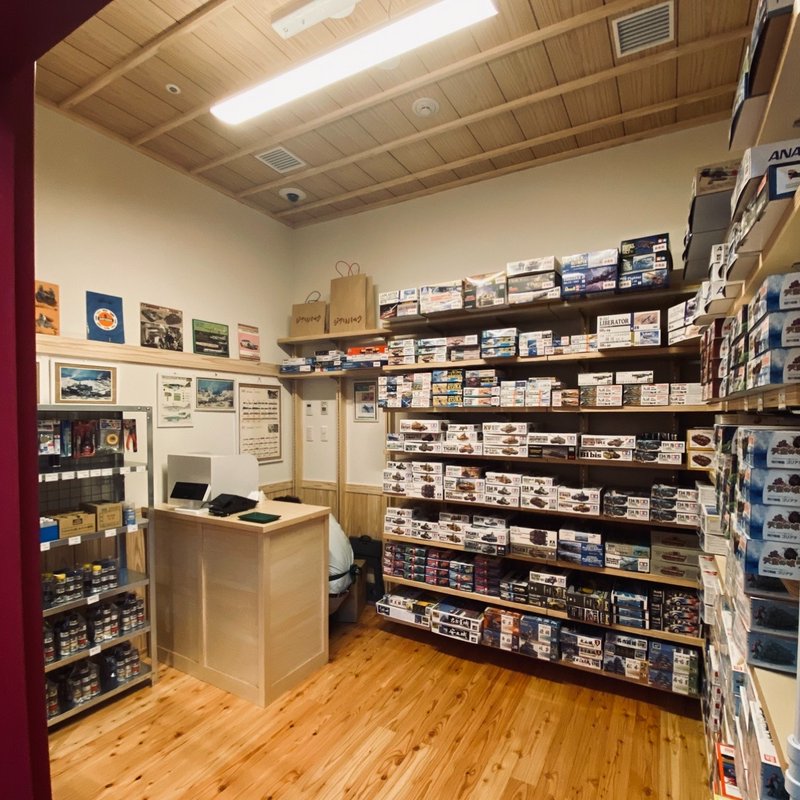 『ジブリパーク』「ジブリの大倉庫」内「大空模型」の店内