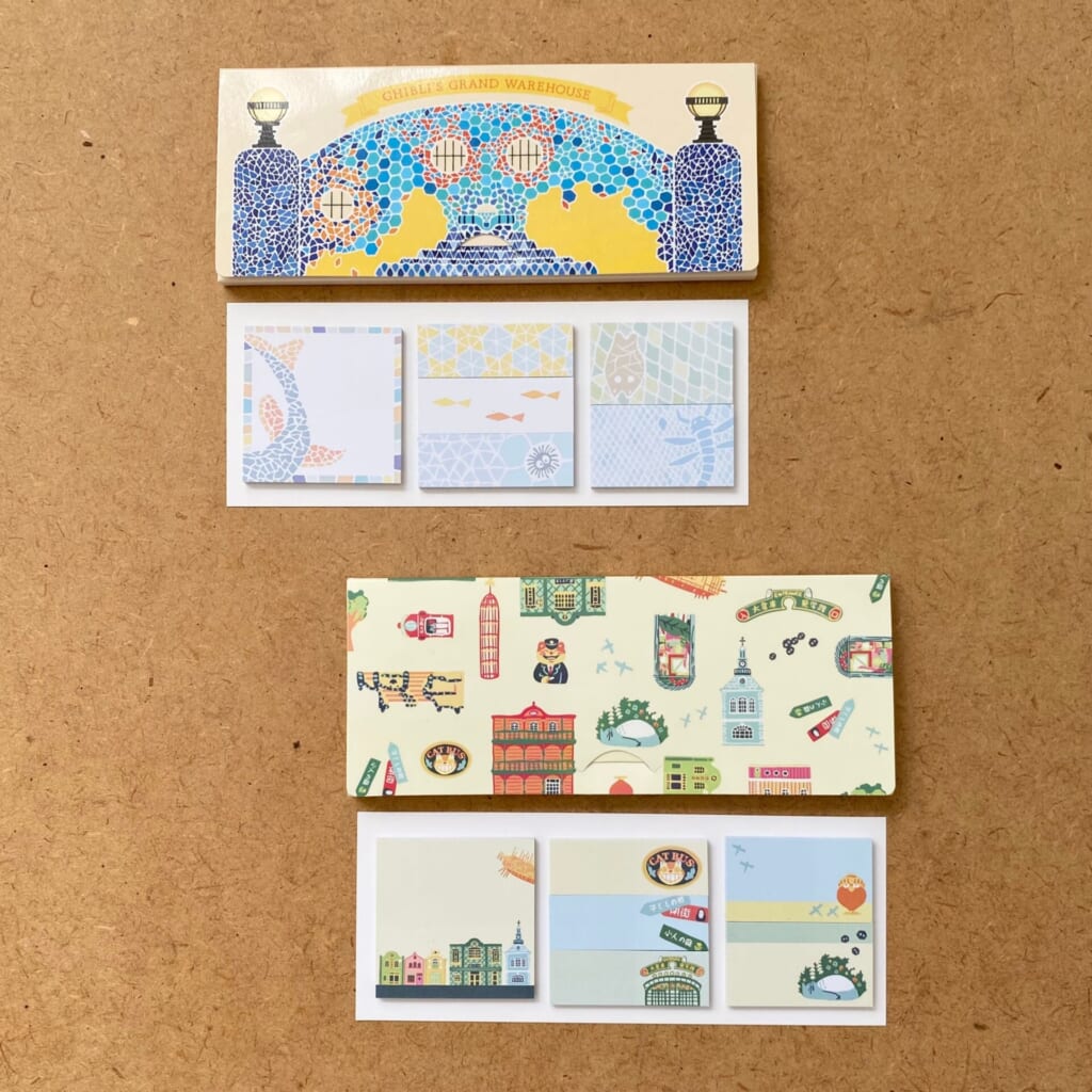 『ジブリパーク』「ジブリの大倉庫」冒険飛行団で買えるおすすめお土産:付箋セット/中央階段・建物テキスタイル