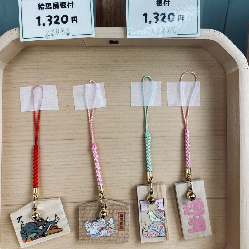 『ジブリパーク』「どんどこ森」で買えるトトロ関連のお土産:絵馬風根付